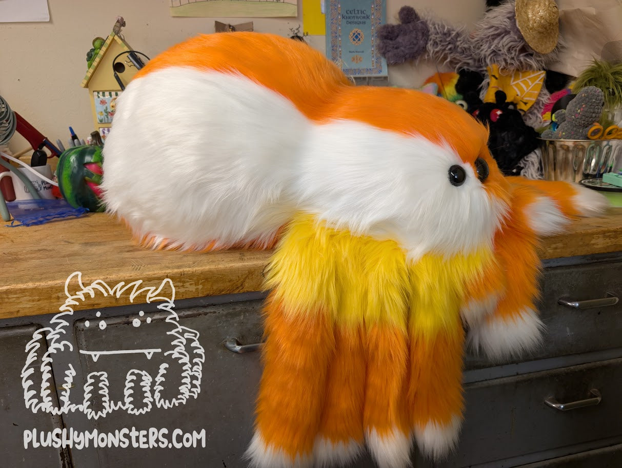 Big Candy Corn! - Candy Corn Spider in Disguise! - Weighted Big'n