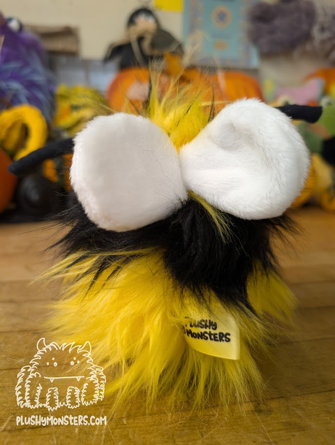 Scrappy Bumble! With Blue Eyes! - Scrappy in Disguise