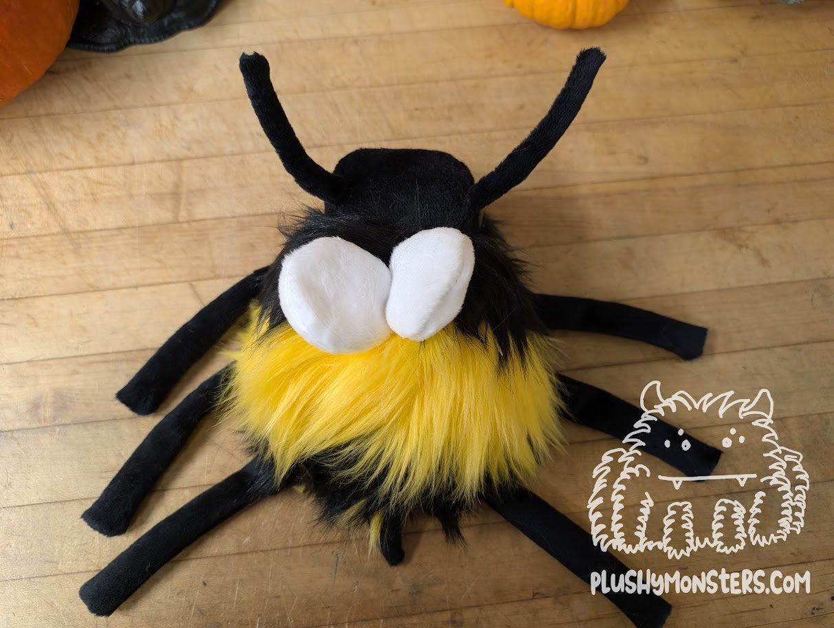 Big Shaggy Hobo Bumble! With Mango Eyes! - Big Hobo Tick in Disguise