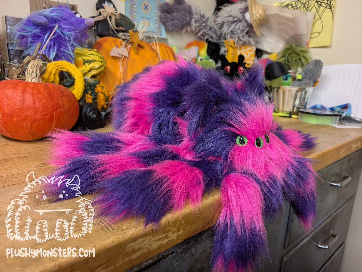 Joe's Lil' Chessy! - Cheshire Cat Spider in Disguise- Weighted Lil' Guy