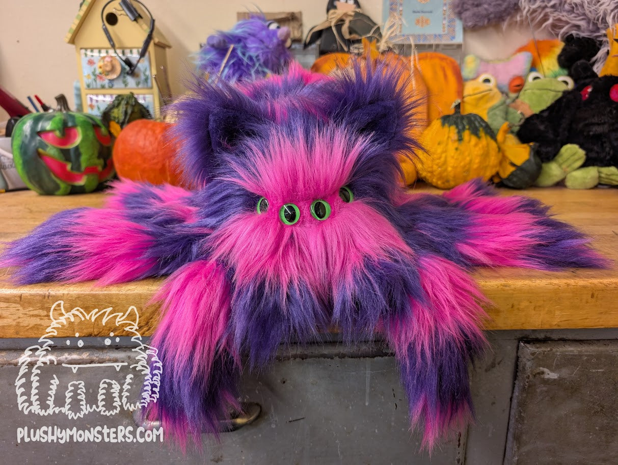 Joe's Lil' Chessy! - Cheshire Cat Spider in Disguise- Weighted Lil' Guy