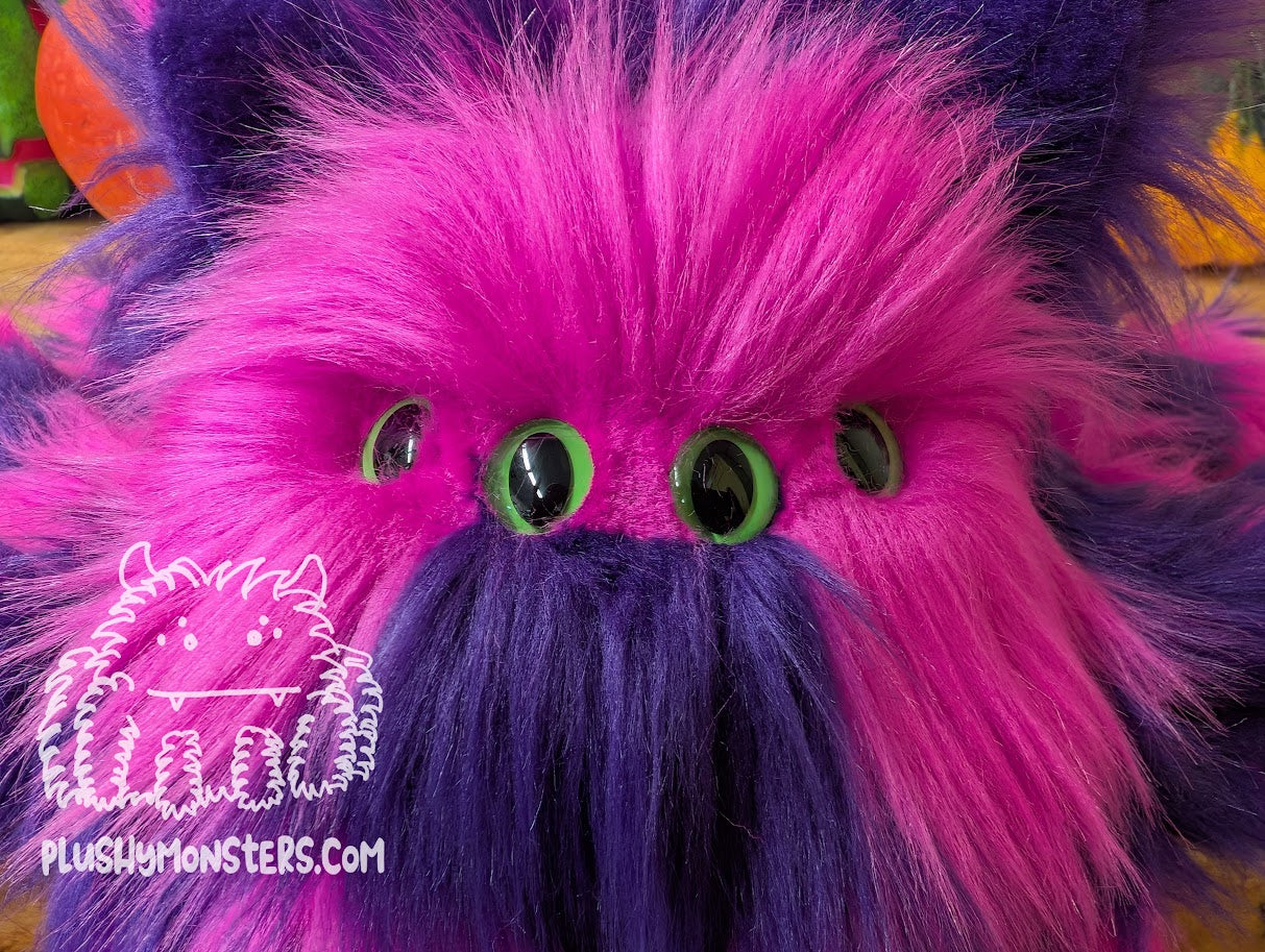 Lil' Chessy (Pink Face)! - Cheshire Cat Spider in Disguise- Weighted Lil' Guy