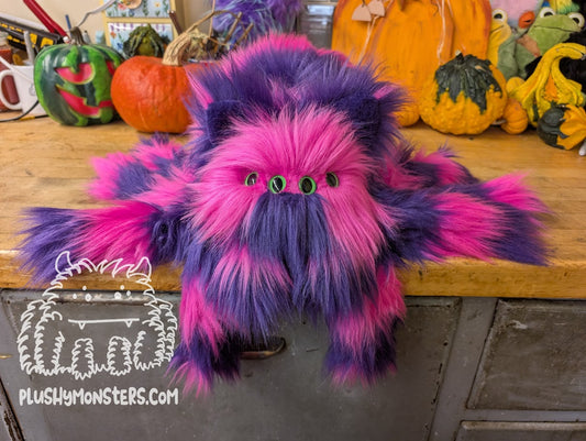 Lil' Chessy (Pink Face)! - Cheshire Cat Spider in Disguise- Weighted Lil' Guy