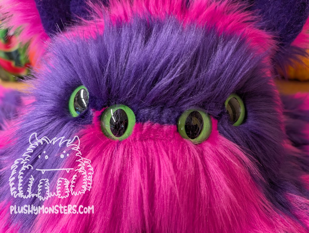 Chessy! Cheshire Cat Spider in Disguise - Weighted Middlin'