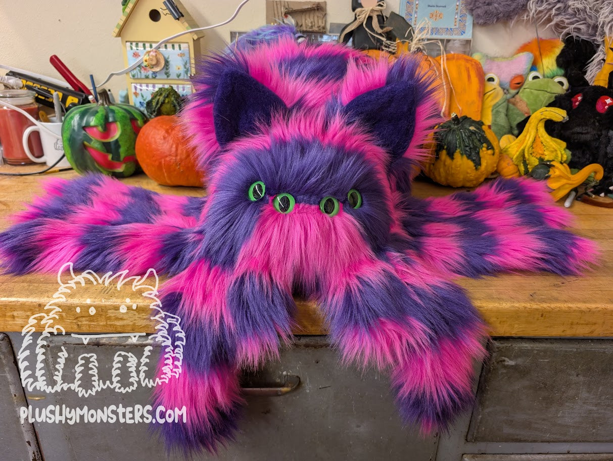 Chessy! Cheshire Cat Spider in Disguise - Weighted Middlin'