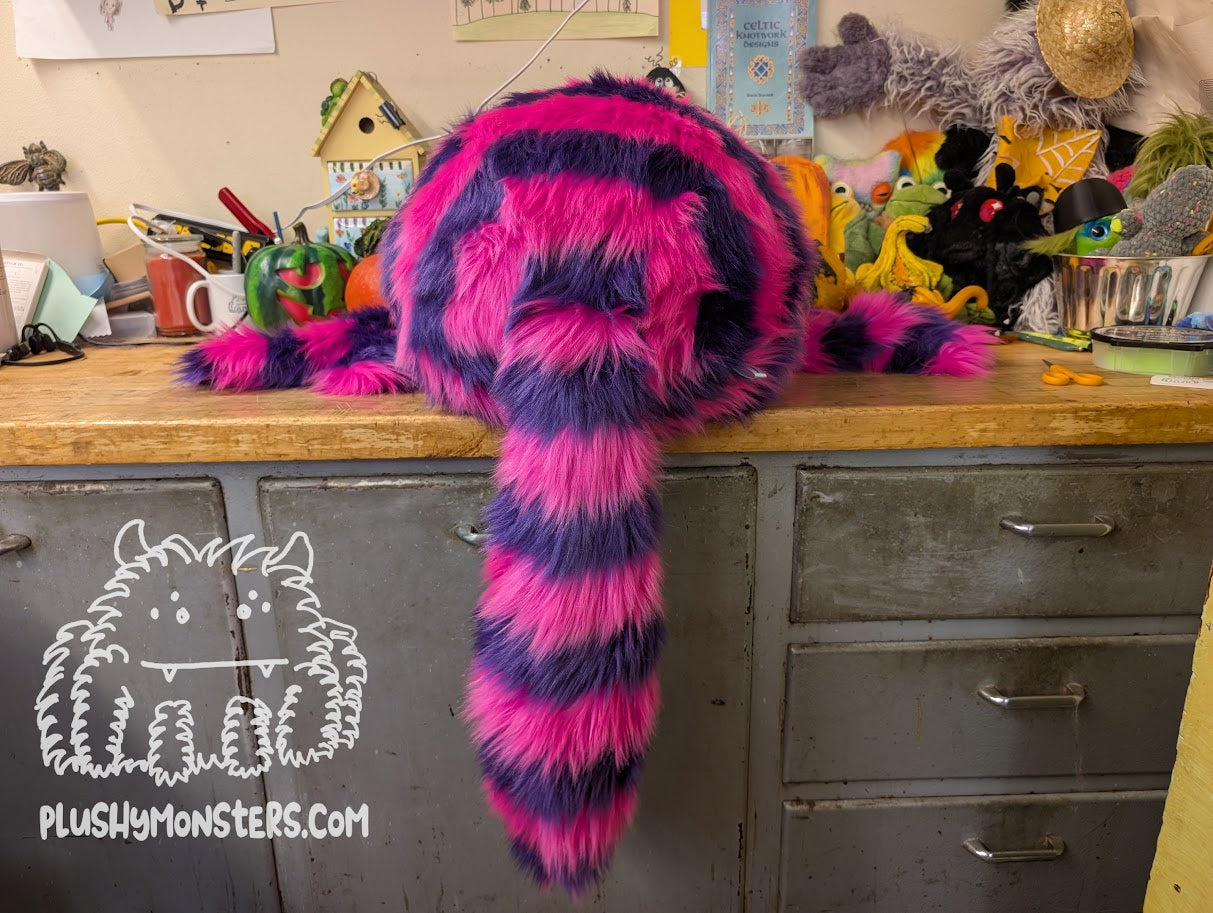 Big Chessy! Cheshire Cat Spider in Disguise - Weighted Big'n