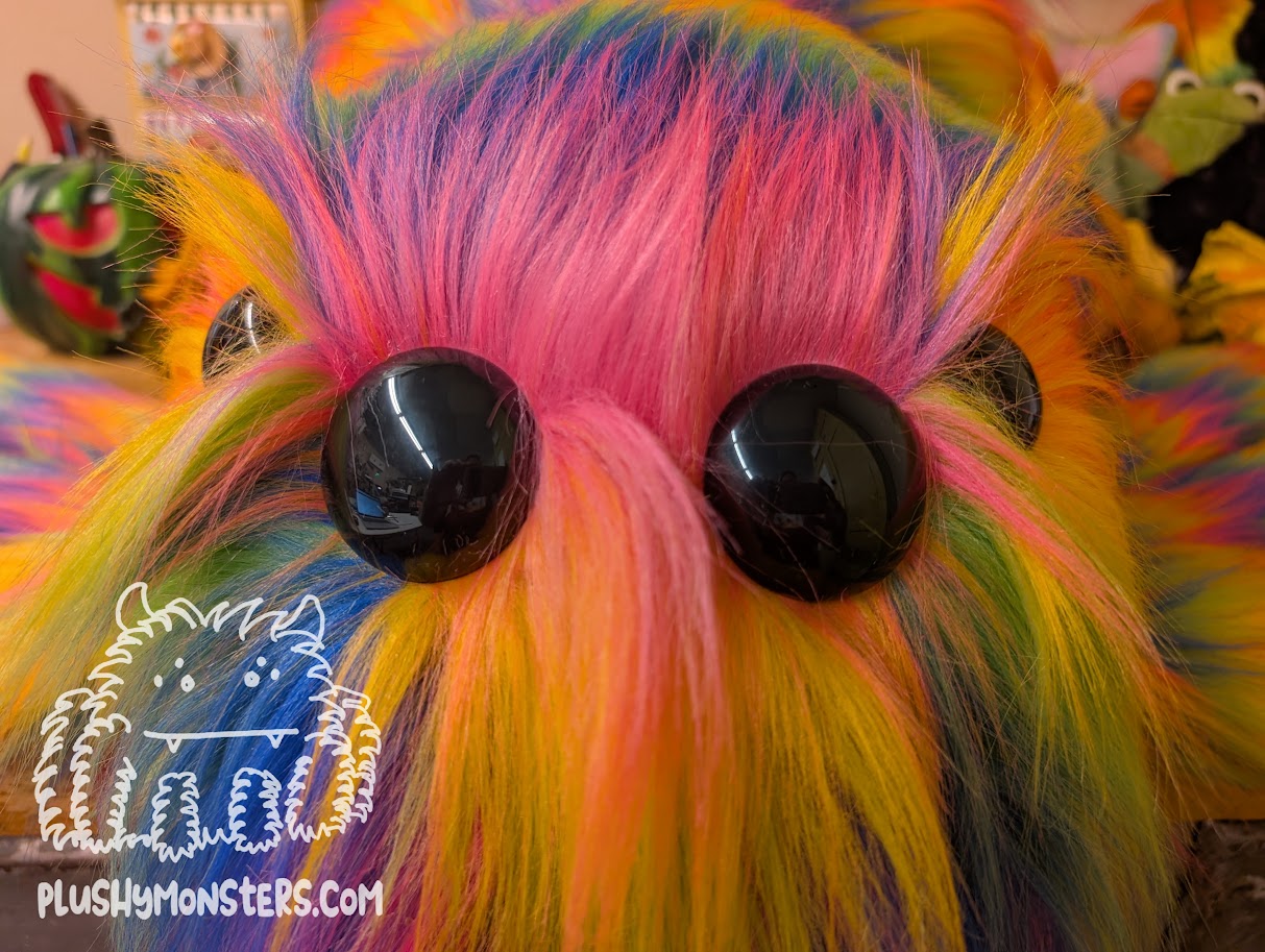 Big Critter with Ginormous Eyes! - Weighted Big'n