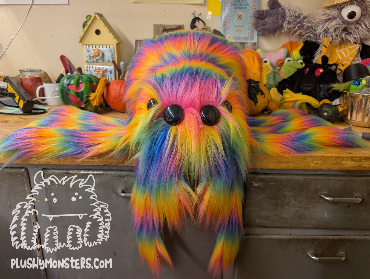 Big Critter with Ginormous Eyes! - Weighted Big'n