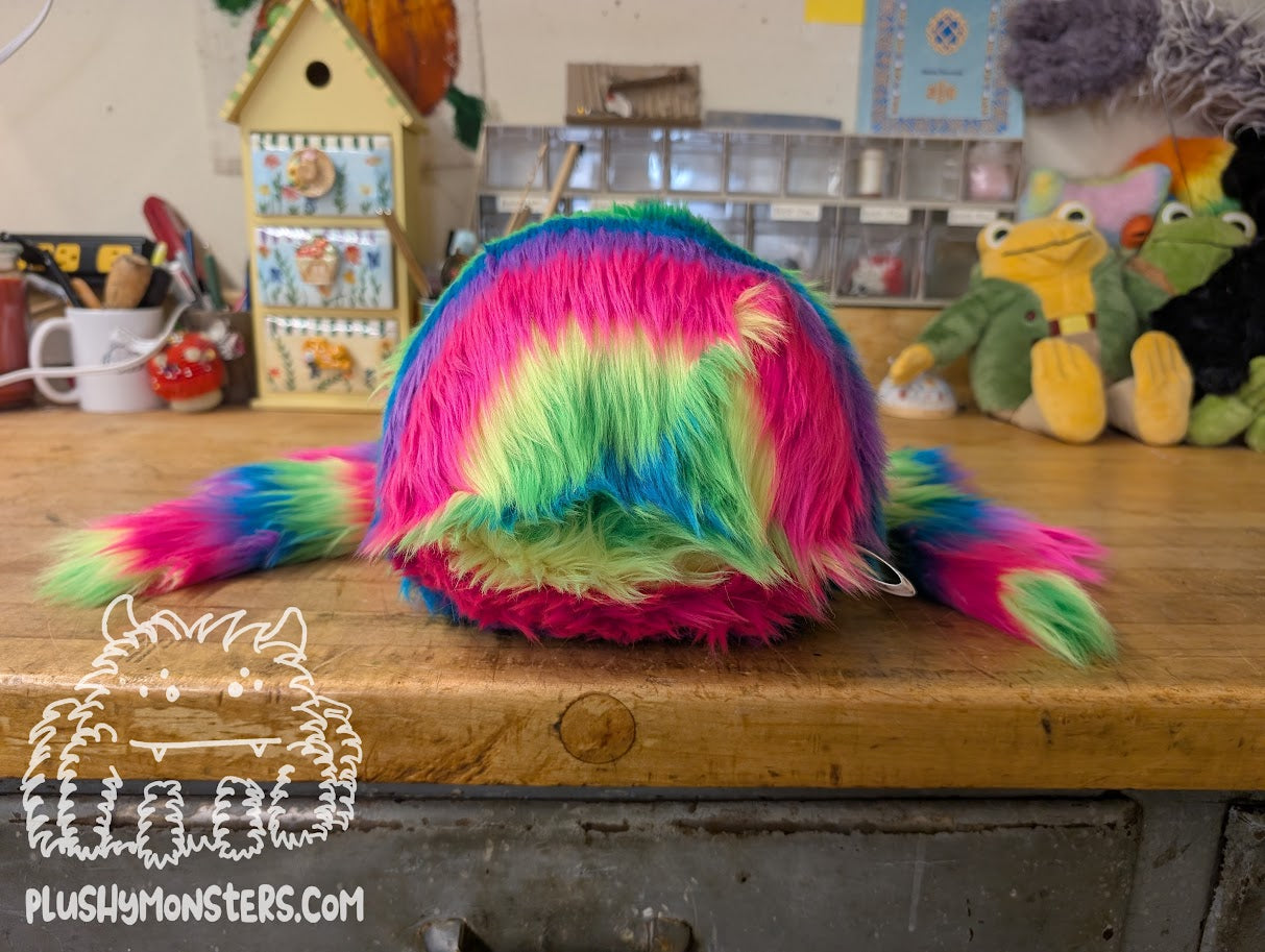 Lil' Stu with Oversized Eyes! - Weighted Lil' Guy