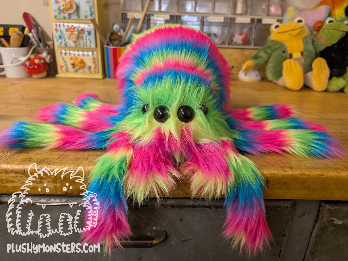 Lil' Stu with Oversized Eyes! - Weighted Lil' Guy