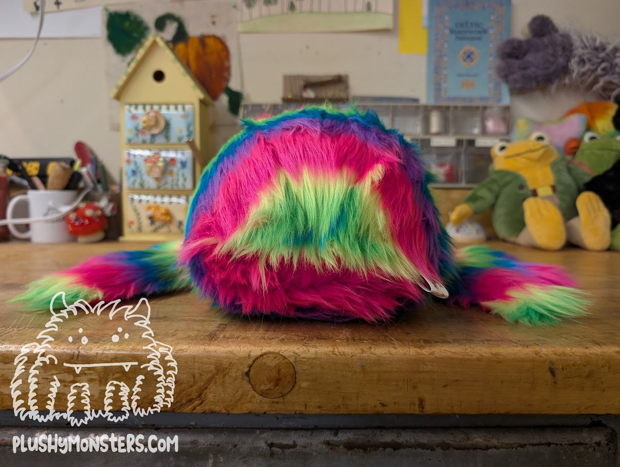 Lil' Stu with Oversized Eyes! - Weighted Lil' Guy