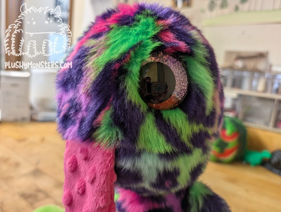 Flash! - Weighted Lanky Plushy Monster