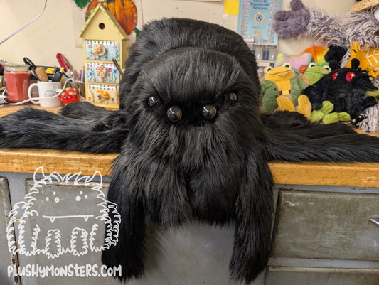 **PREORDER** Big Lovey Widder! - Black with Red Heart - Weighted Big'n