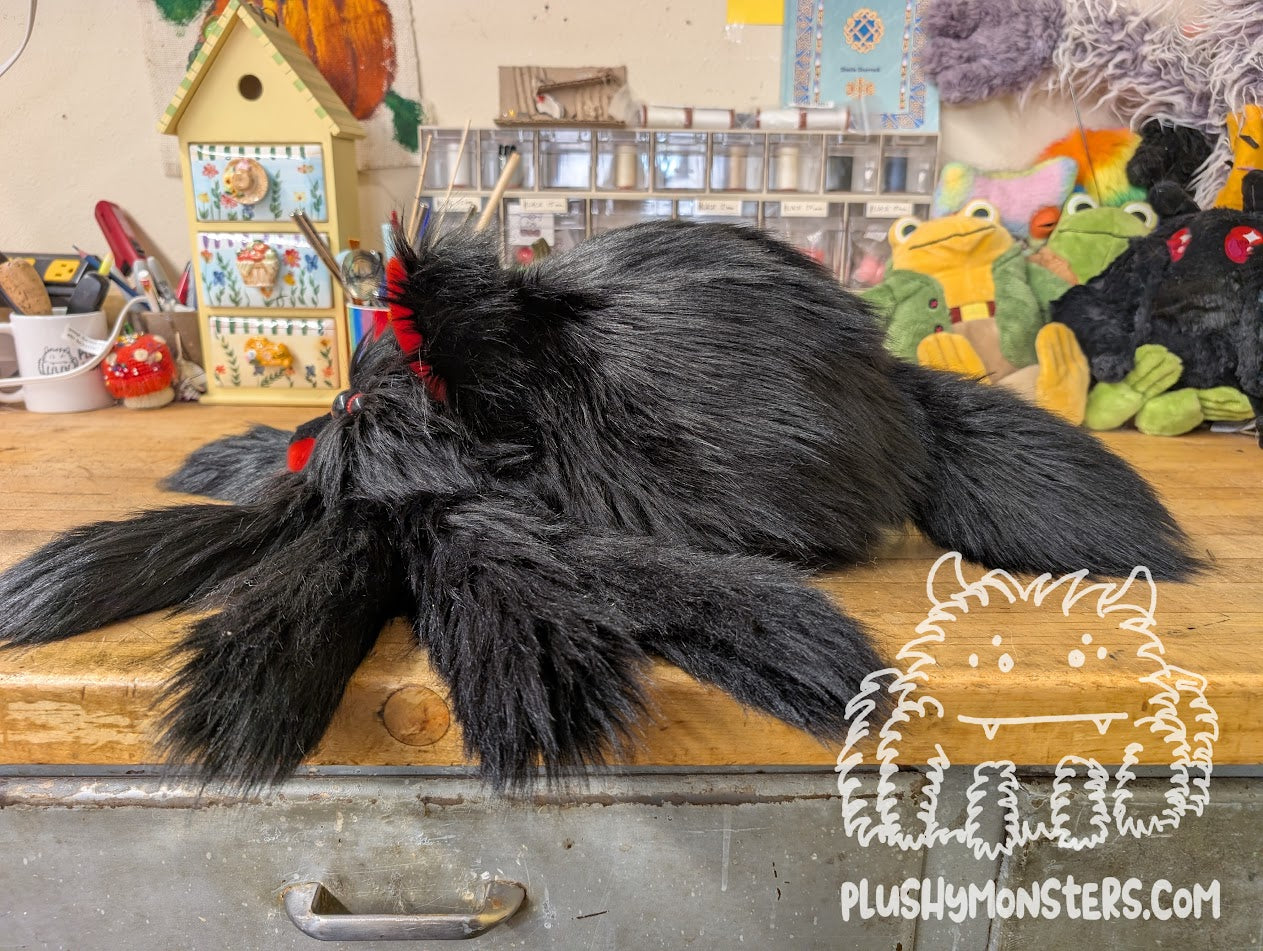 Lil' Heck Hound! - Wolf Spider in Disguise - Weighted Lil' Guy