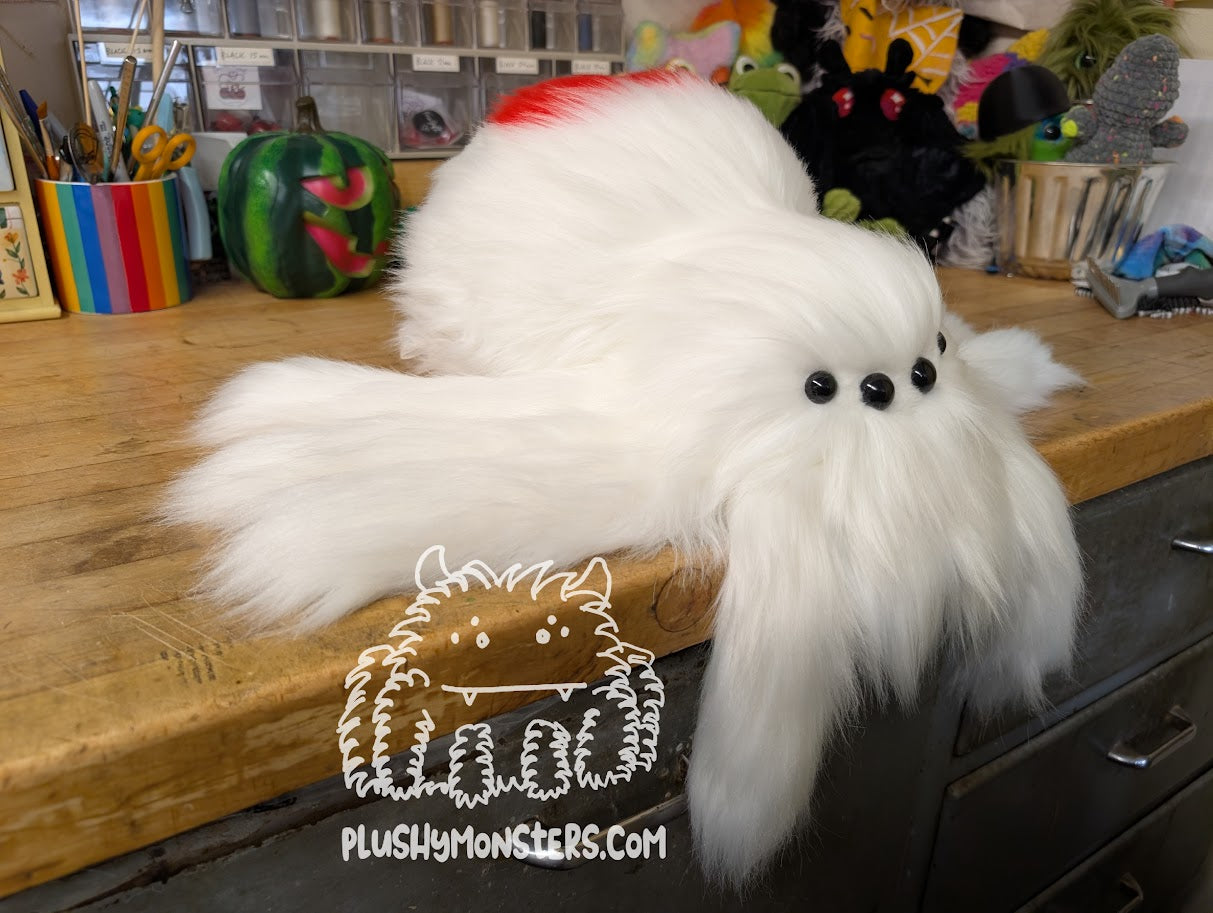 **PREORDER** Lil' Lovey Widder! - White with Red Heart - Weighted Lil' Guy