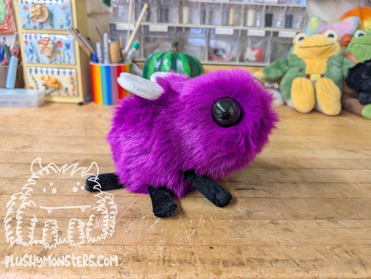 Stumpy Grape Fly Guy! - Bugomination