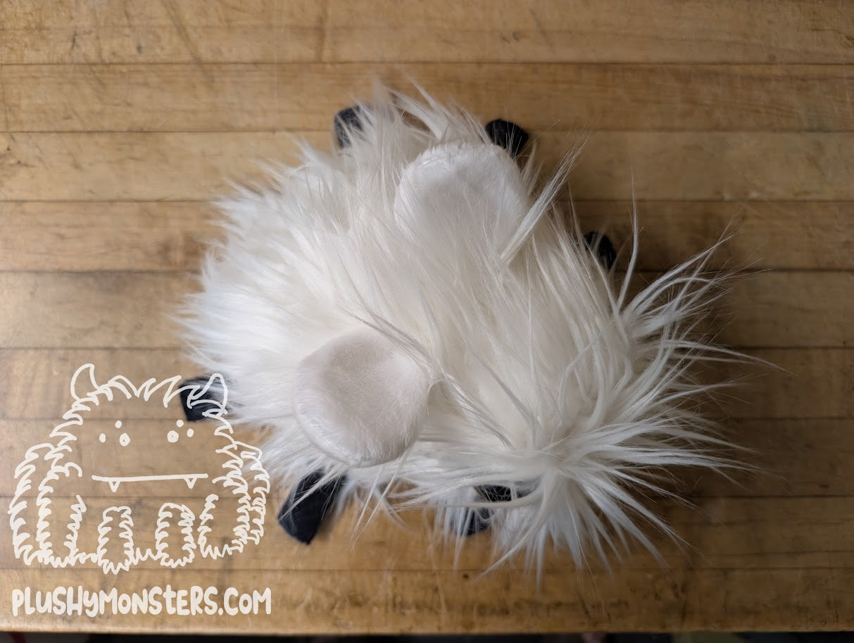 Stumpy White Mongolian Fly Guy! - Bugomination