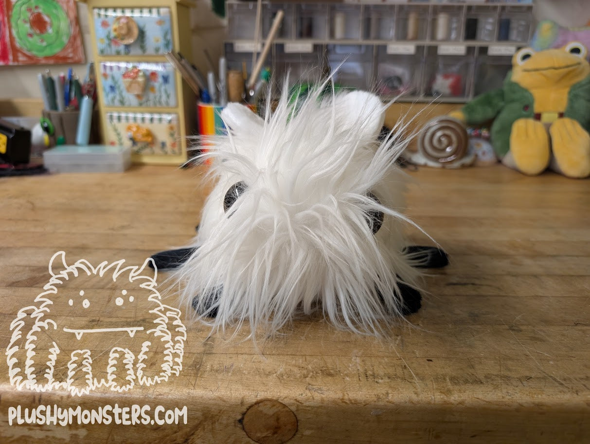 Stumpy White Mongolian Fly Guy! - Bugomination