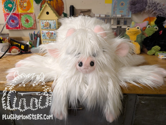 Flossy! Highland Cow Spider in Disguise - Weighted Middlin'