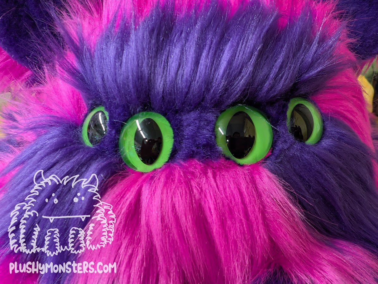 Chessy! Cheshire Cat Spider in Disguise - Weighted Middlin'