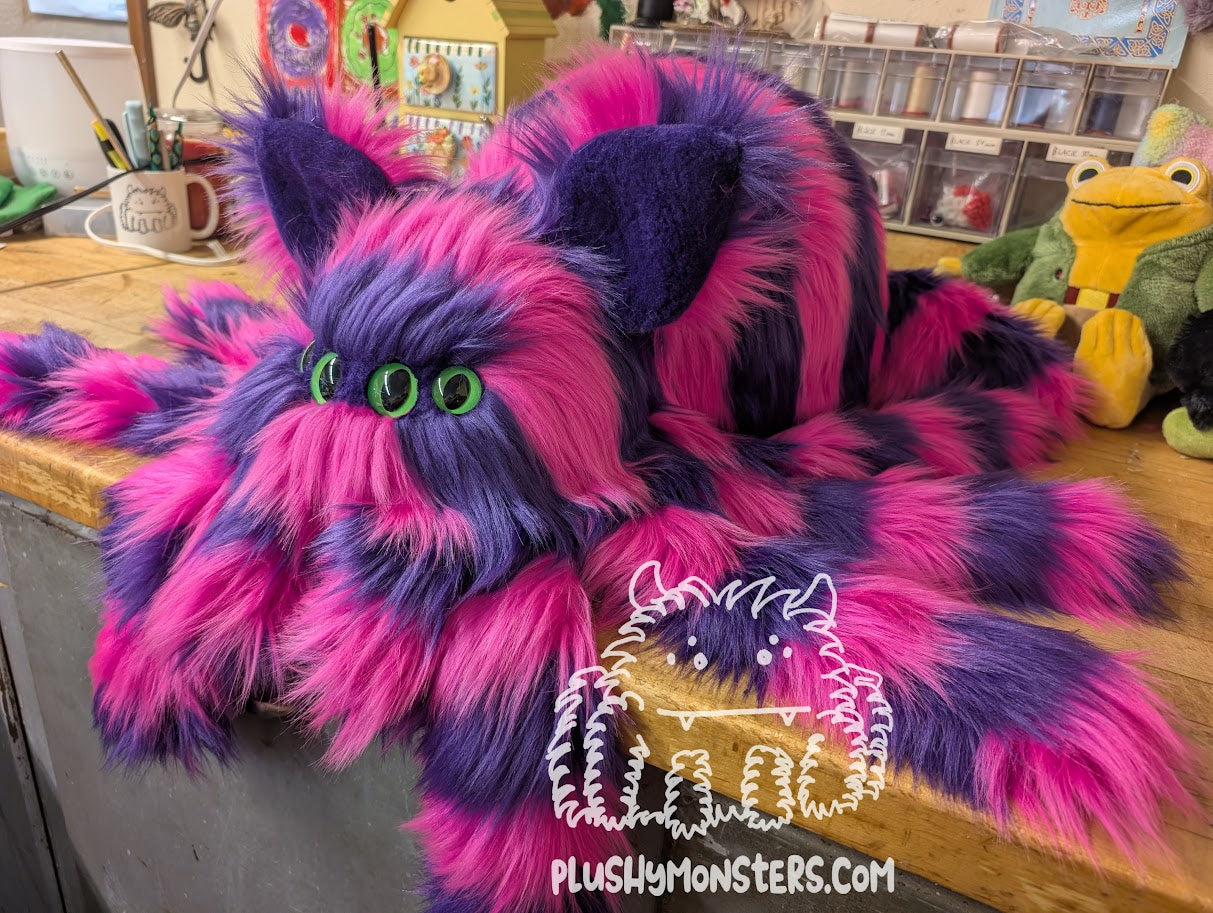 Chessy! Cheshire Cat Spider in Disguise - Weighted Middlin'