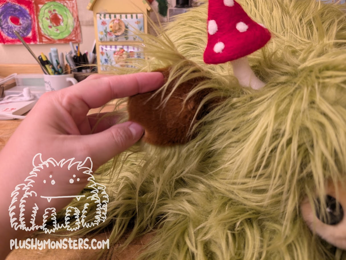 Marshall and Carl! Highland Cow Spider in Disguise and Gnome! - Weighted Middlin'