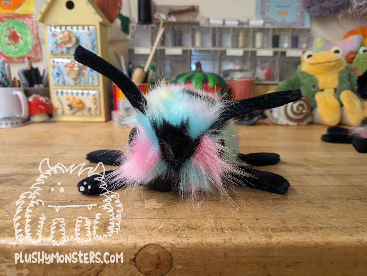 Stumpy Mochi Bug! With Antennae! - Bugomination