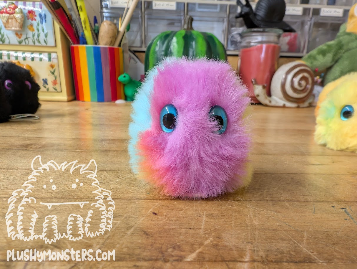 Sherbert Tiny Boi with Teal Oval Eyes!