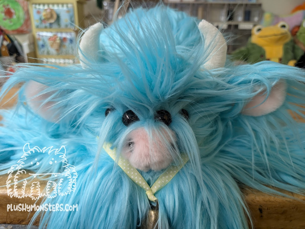 Lil' Lachlan! - Highland Cow Spider in Disguise - Weighted Lil' Guy