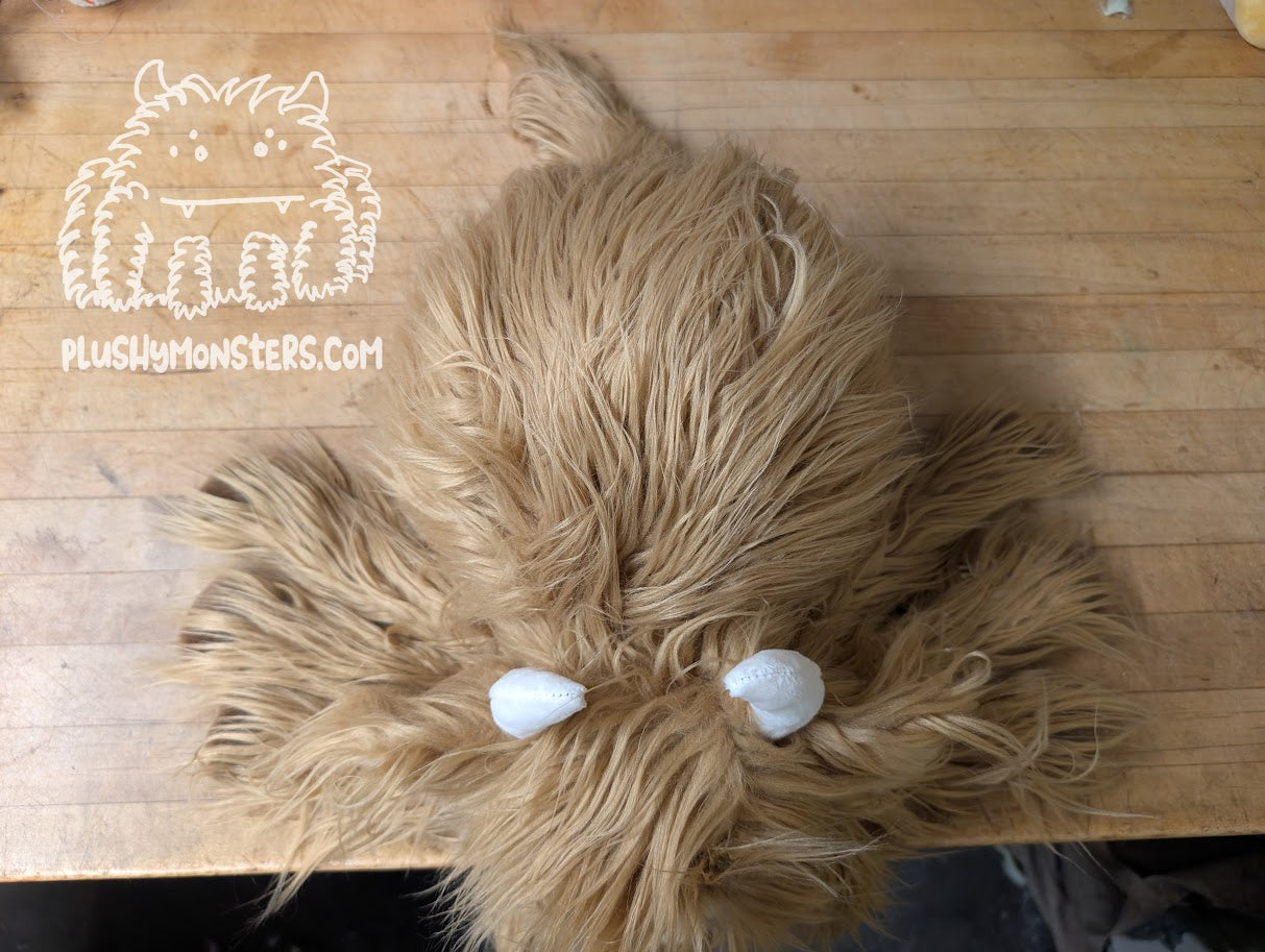 Lil' Delly! Highland Cow Spider in Disguise - Weighted Lil' Guy