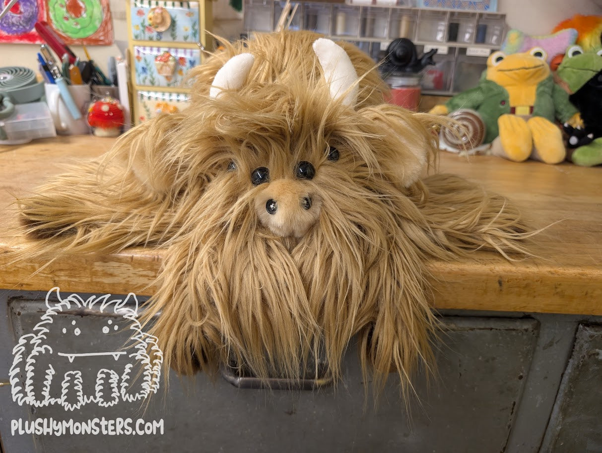 Lil' Delly! Highland Cow Spider in Disguise - Weighted Lil' Guy