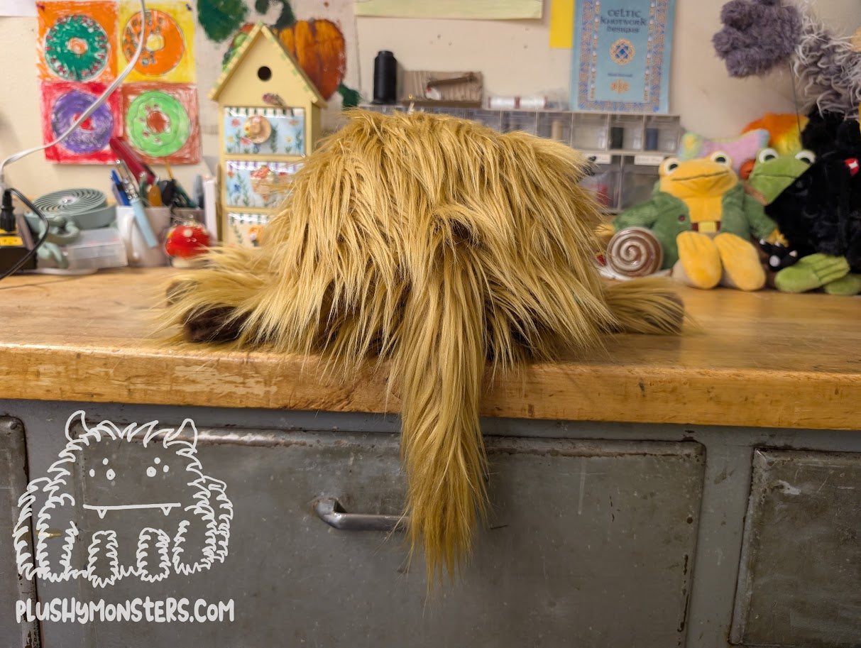 Lil' Sammy! Highland Cow Spider in Disguise - Weighted Lil' Guy