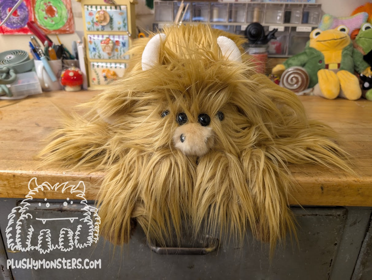 Lil' Sammy! Highland Cow Spider in Disguise - Weighted Lil' Guy