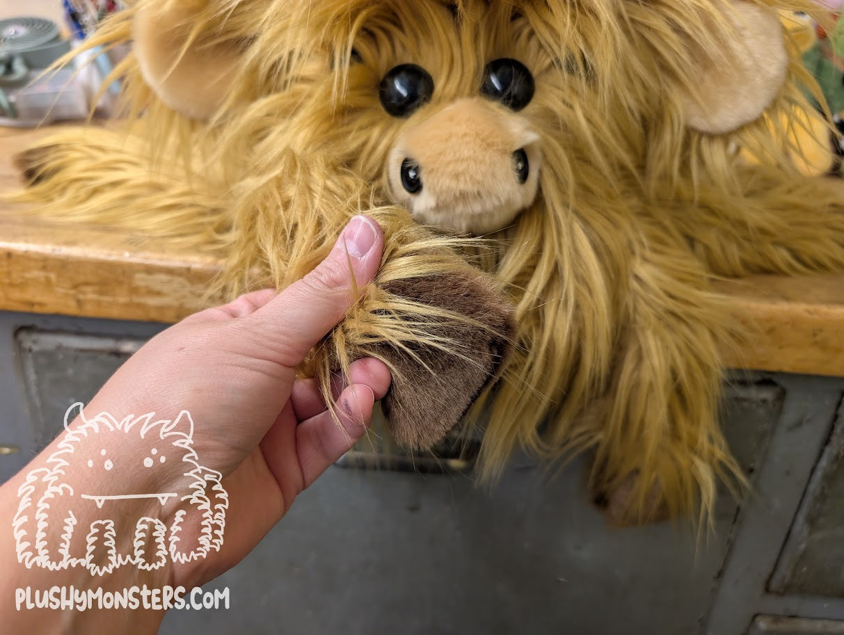 Samson, Highland Cow Spider in Disguise - Weighted Middlin'
