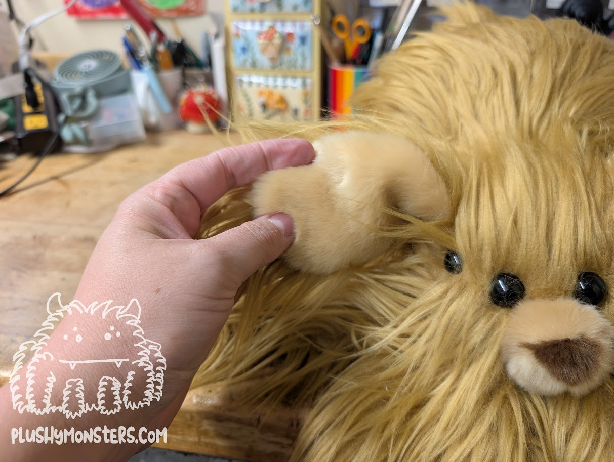 Lil' Sammy Shaggy Dog Spider in Disguise! - Weighted Lil' Guy
