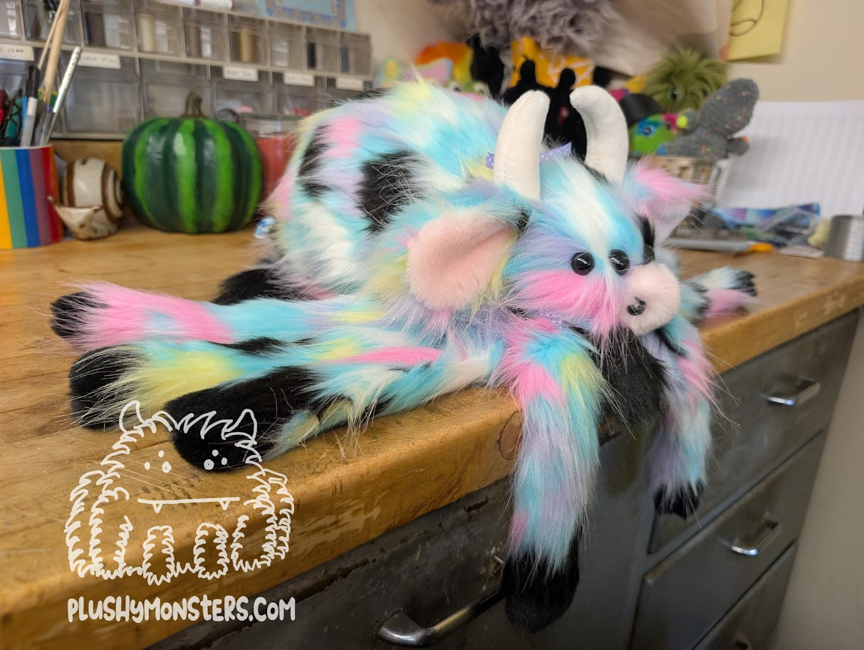 Lil' Mochi Moo-Moo! - Cow Spider in Disguise - Weighted Lil' Guy