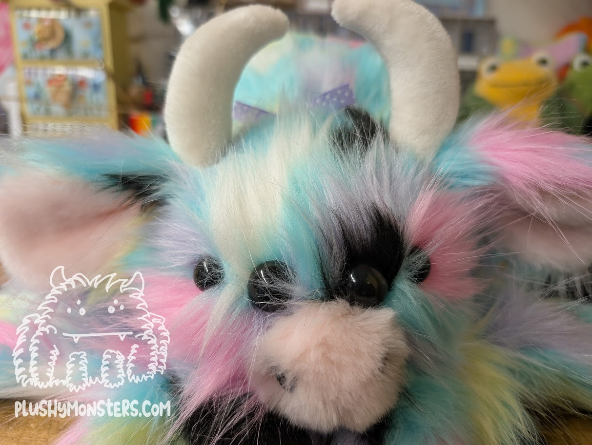 Lil' Mochi Moo-Moo! - Cow Spider in Disguise - Weighted Lil' Guy