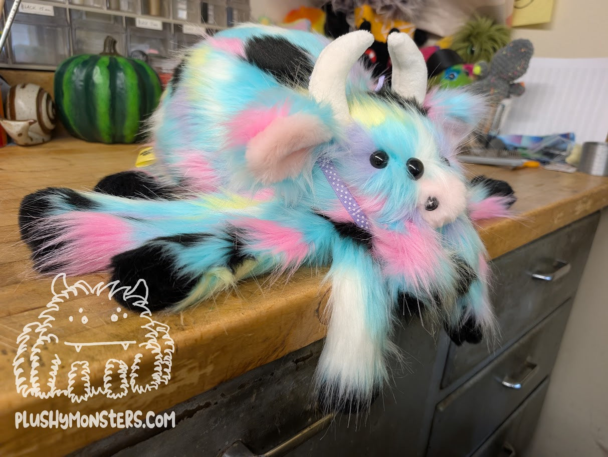 Lil' Mochi Moo-Moo! - Cow Spider in Disguise - Weighted Lil' Guy