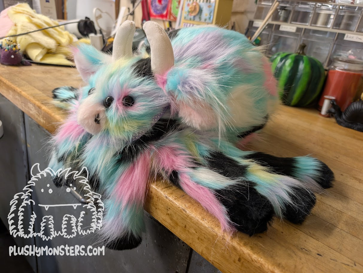 Lil' Mochi Moo-Moo! - Cow Spider in Disguise - Weighted Lil' Guy