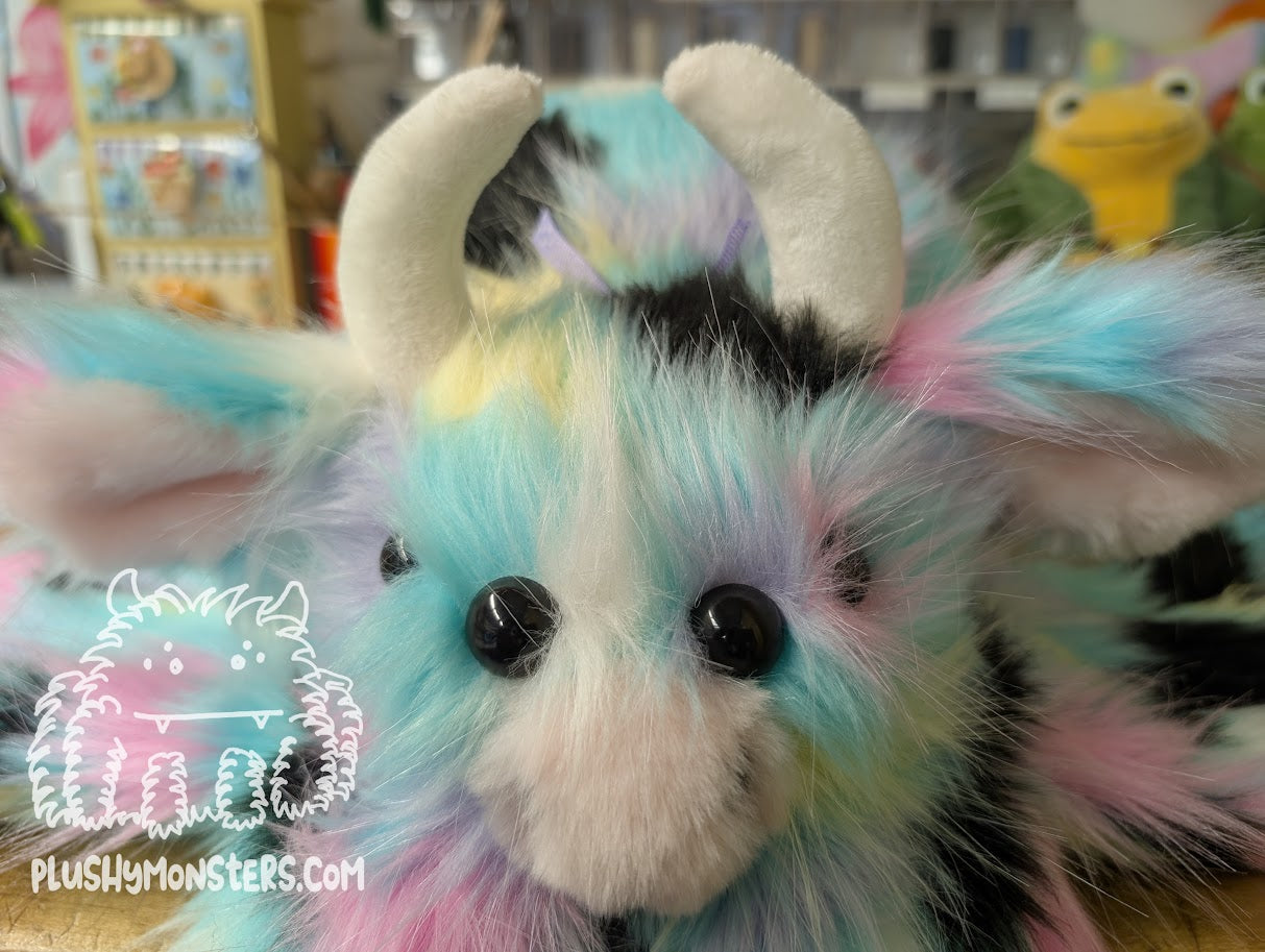 Lil' Mochi Moo-Moo! - Cow Spider in Disguise - Weighted Lil' Guy
