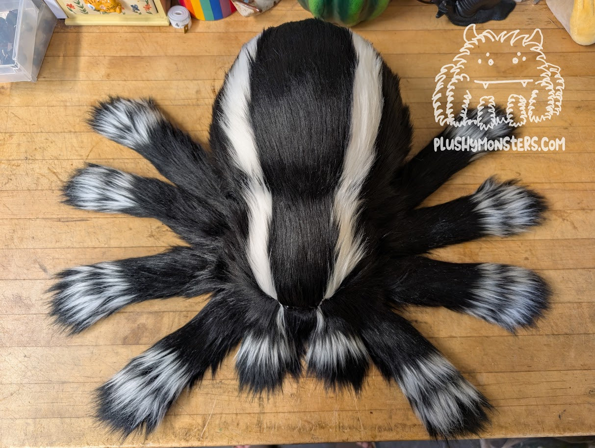 Lil' Skunk! - Weighted Lil' Guy