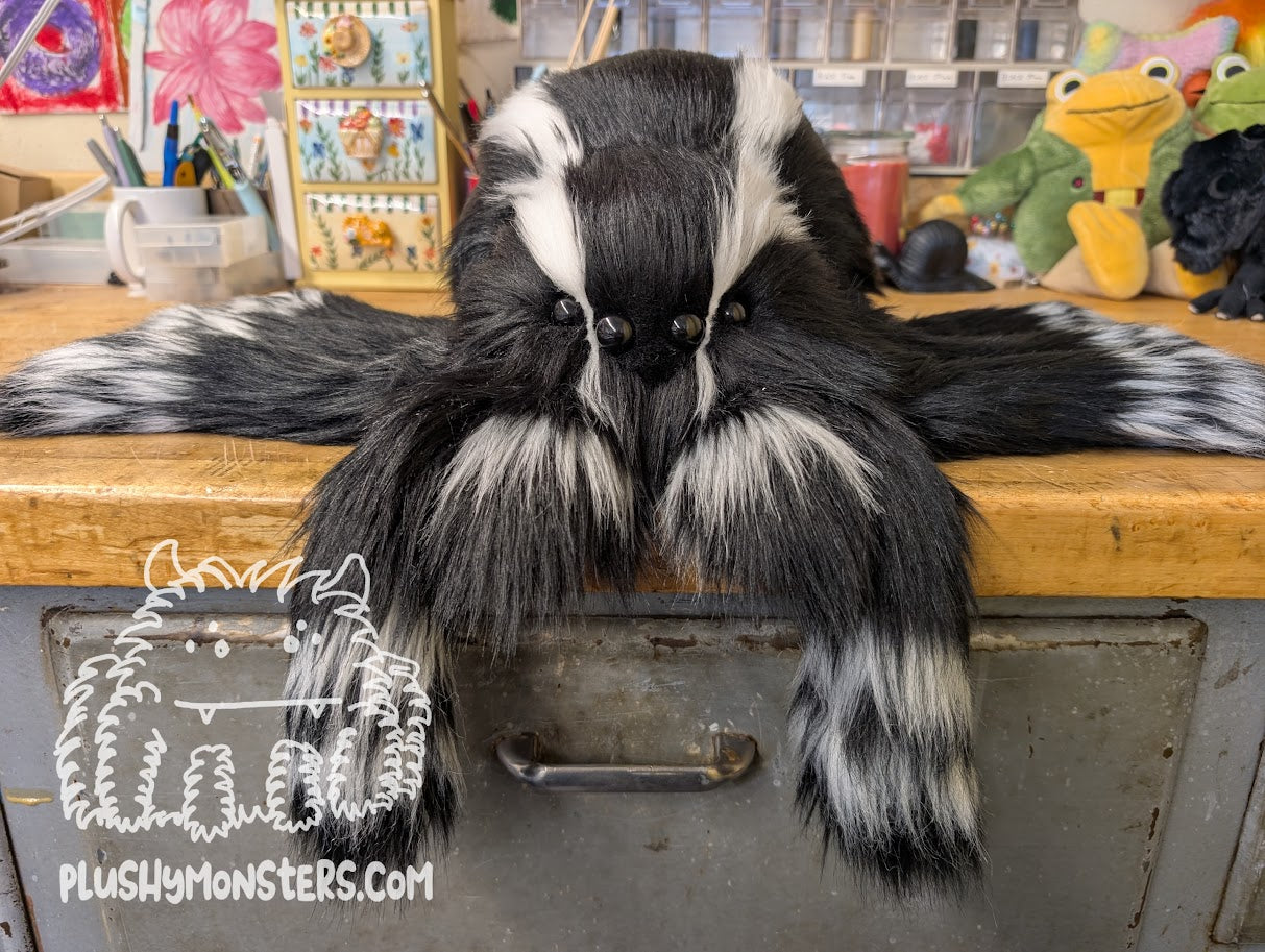 Lil' Skunk! - Weighted Lil' Guy