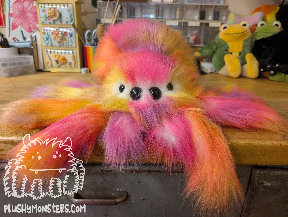 Lil' Flora! With Oversized Eyes! - Weighted Lil' Guy