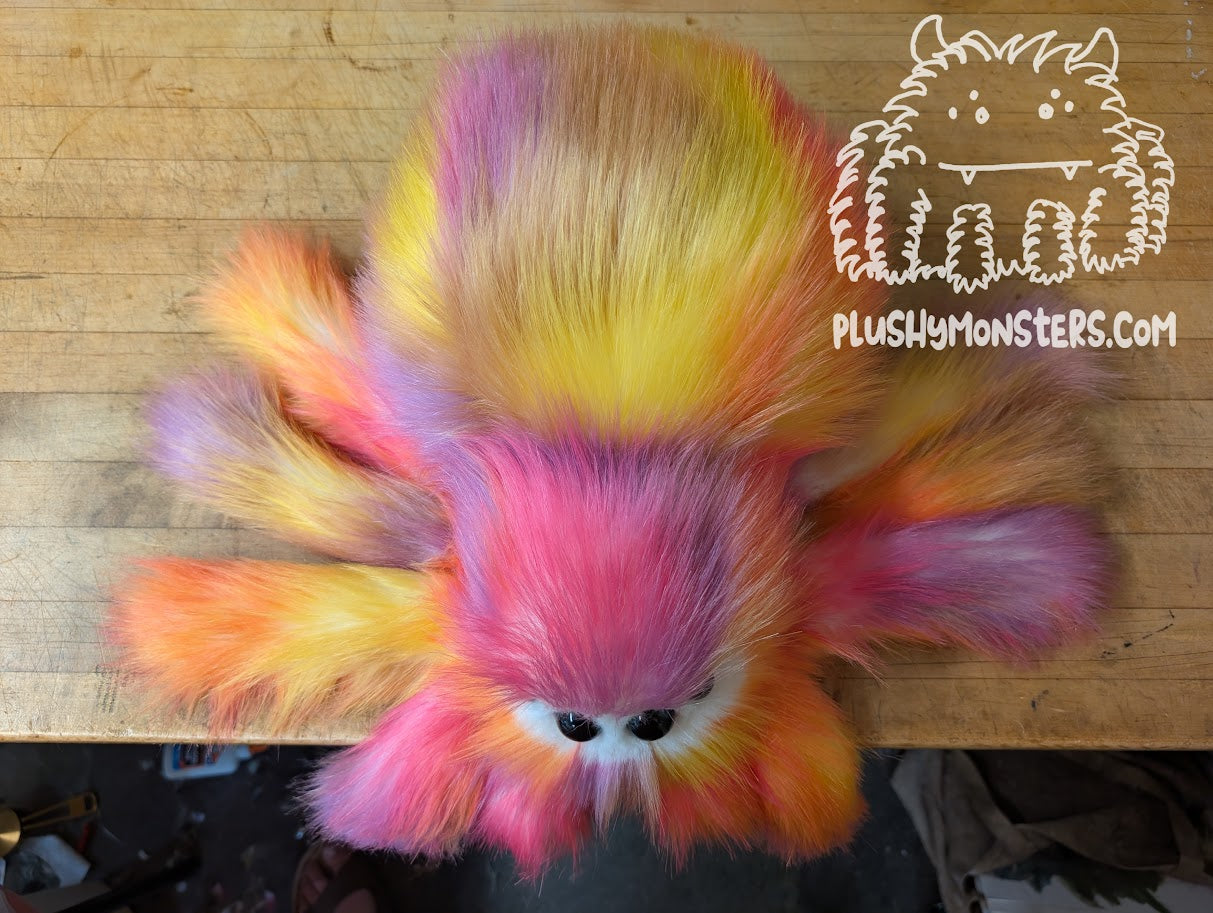Lil' Flora! With a White Face! And Oversized Eyes! - Weighted Lil' Guy