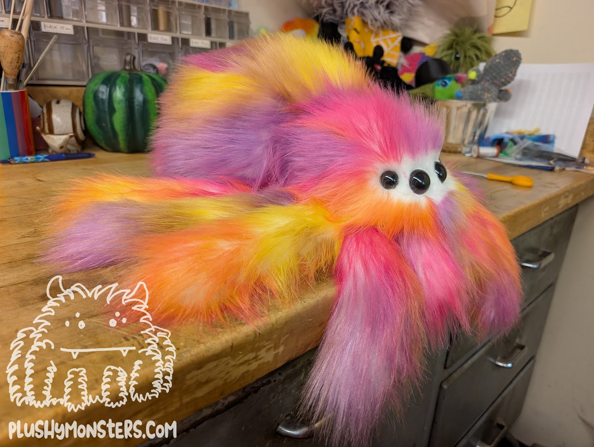 Lil' Flora! With a White Face! And Oversized Eyes! - Weighted Lil' Guy
