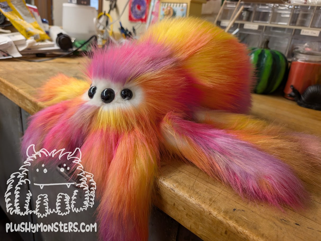 Lil' Flora! With a White Face! And Oversized Eyes! - Weighted Lil' Guy