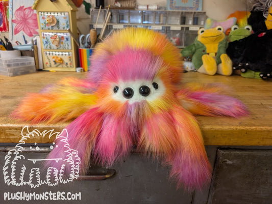 Lil' Flora! With a White Face! And Oversized Eyes! - Weighted Lil' Guy