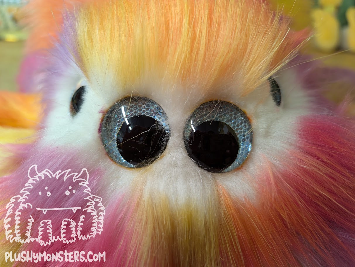 Lil' Flora! With Blue Offset-Pupil Eyes! - Weighted Lil' Guy