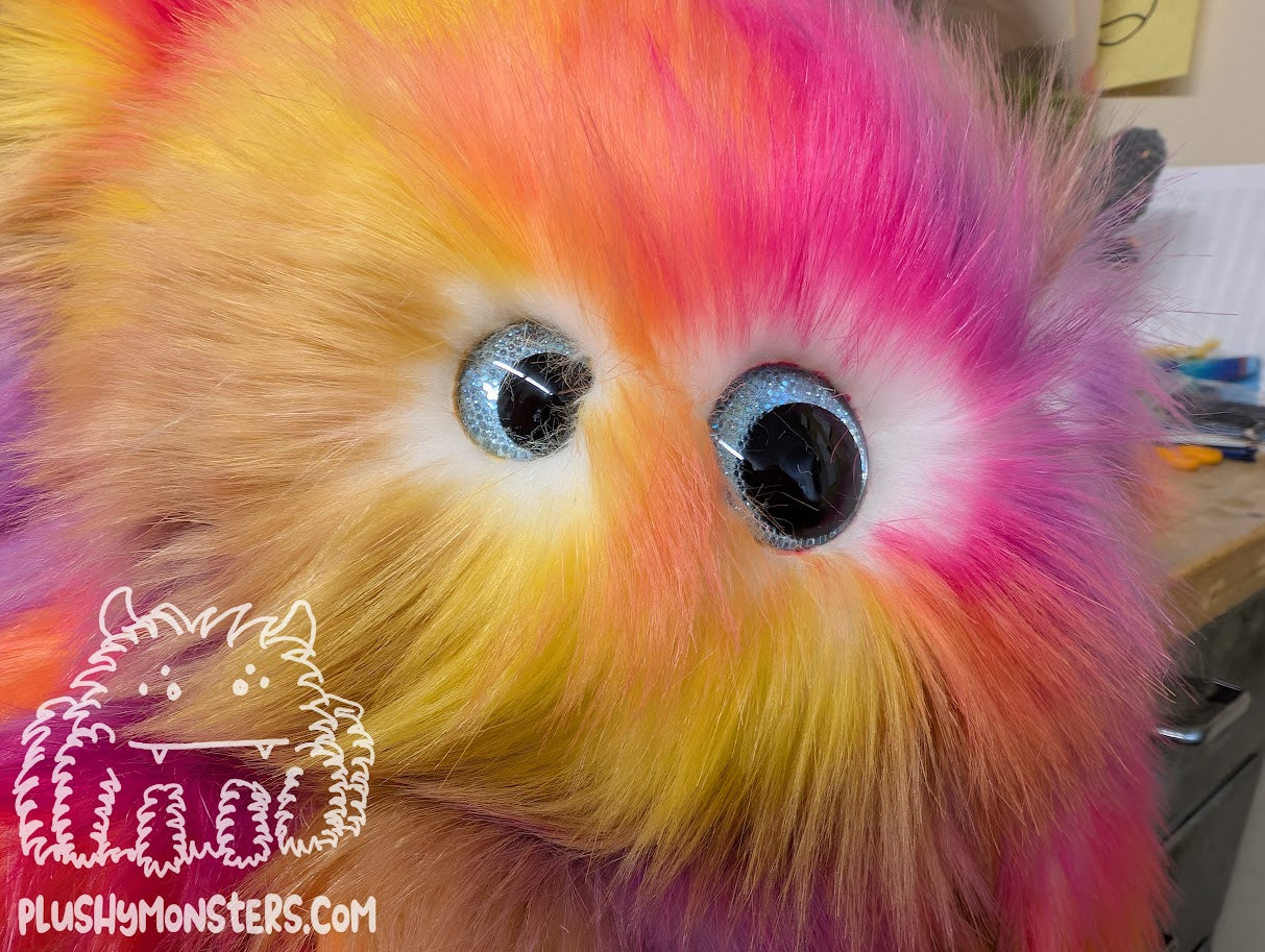 Big Flora! With Offset Pupil Blue Eyes! - Weighted Big'n
