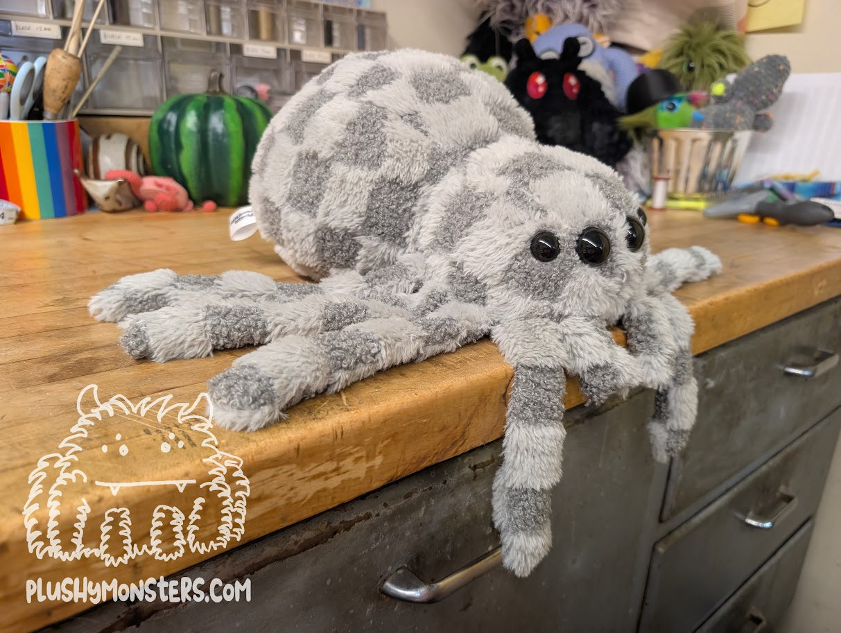 Lil' Earnest Checkaboad! With Oversized Eyes! - Weighted Lil' Guy